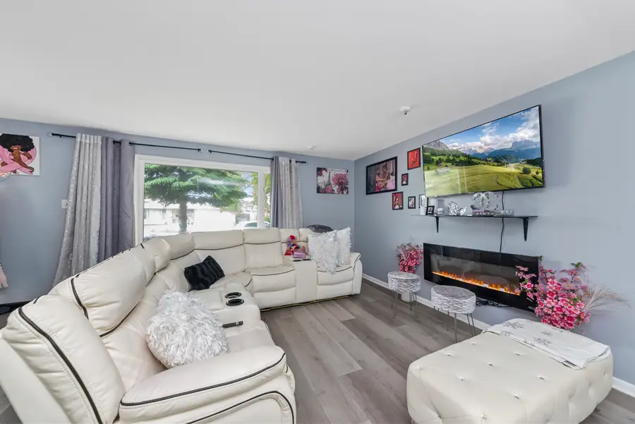 801 E 168th Street, South Holland, IL 60473 - Image #2