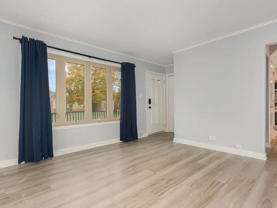 6415 S Leclaire Avenue, Chicago, IL 60638 - Image #2