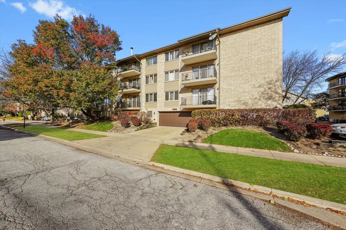 4530 W 93rd Street #1A, Oak Lawn, IL 60453 - Image #1