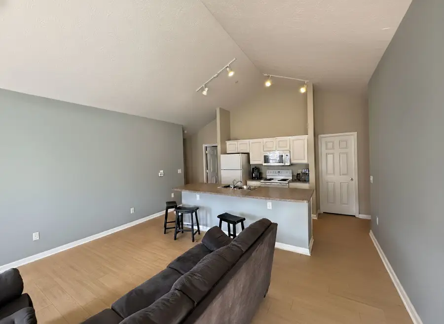 1905 N Lincoln Avenue #319, Urbana, IL 61801 - Image #2