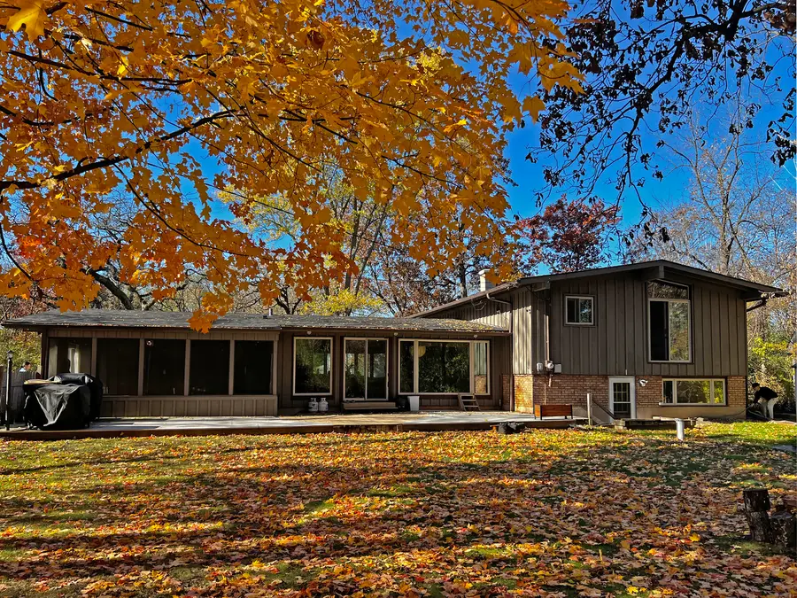 109 Crooked Creek Trail, Barrington, IL 60010 - Image #2