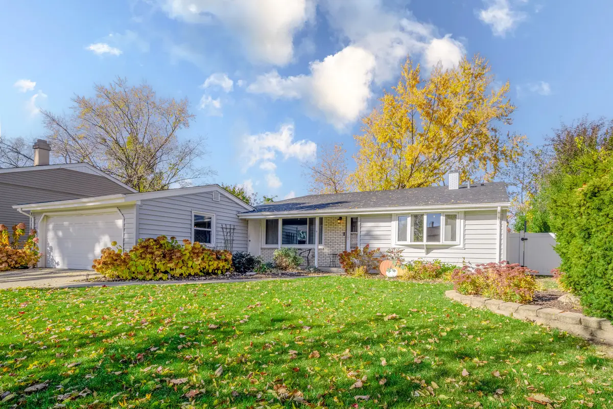 484 Chatham Circle, Buffalo Grove, IL 60089 - Image #1