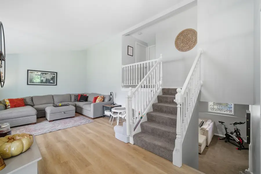 484 Chatham Circle, Buffalo Grove, IL 60089 - Image #3