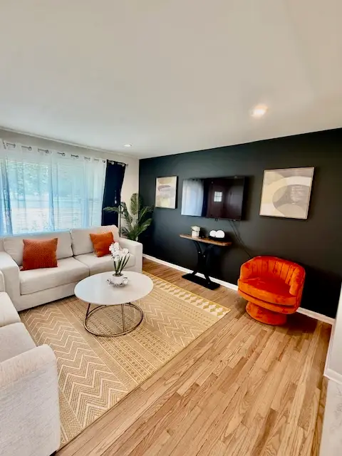 9128 Pembroke Lane, Bridgeview, IL 60455 - Image #2