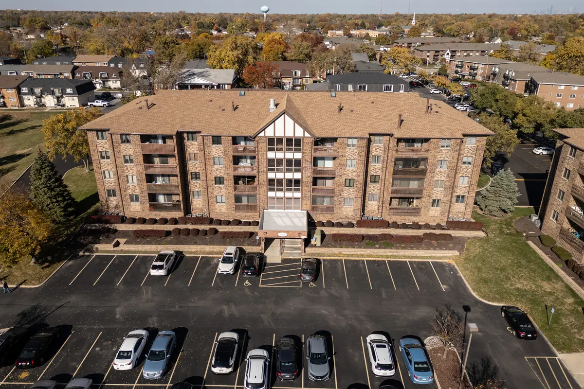10420 Circle Drive #47B, Oak Lawn, IL 60453 - Image #1