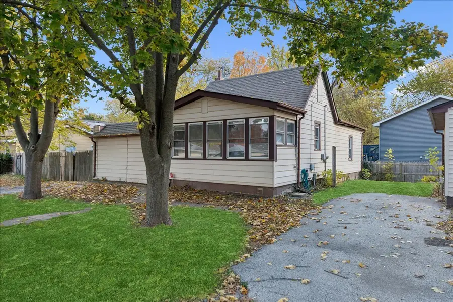 3305 Holdridge Avenue, Zion, IL 60099 - Image #2