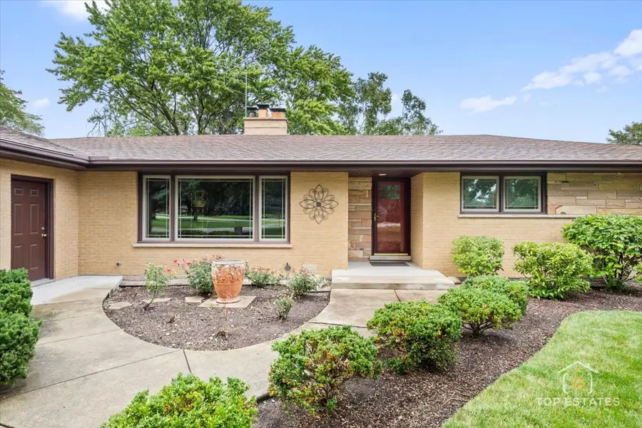 10 N Wildwood Drive, Prospect Heights, IL 60070 - Image #2