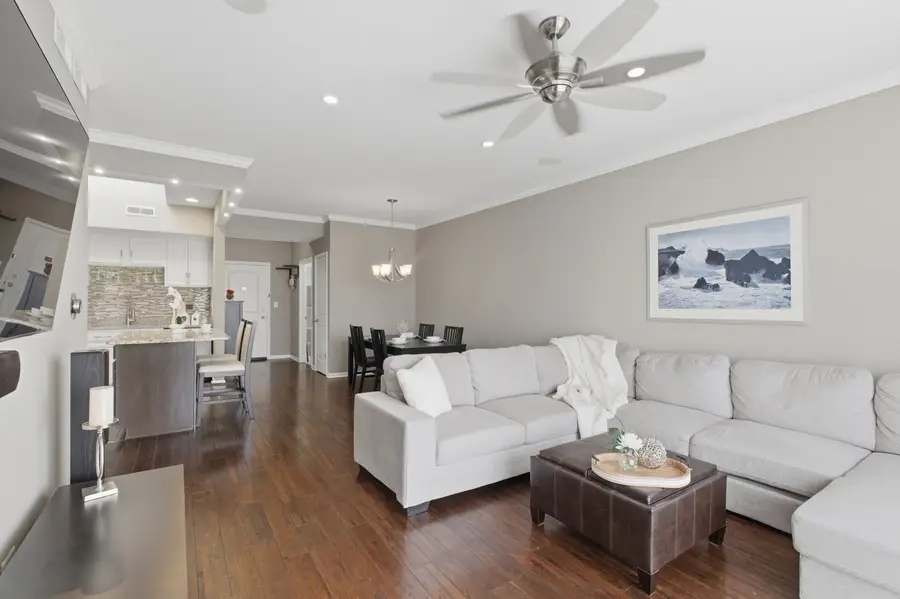 615 Perrie Drive #605, Elk Grove Village, IL 60007 - Image #2