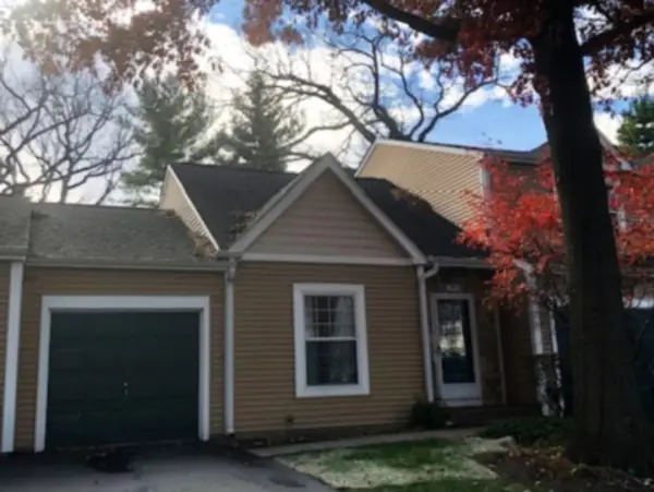 1943 Ozark Parkway #1943, Algonquin, IL 60102