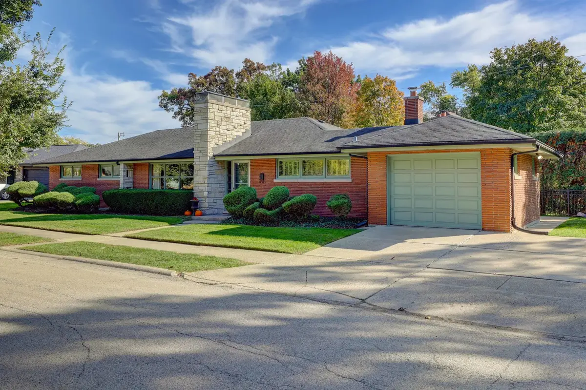 1401 Park Ridge Boulevard, Park Ridge, IL 60068 - Image #1