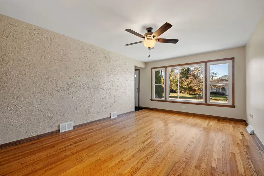 8519 Lorel Avenue, Burbank, IL 60459 - Image #3