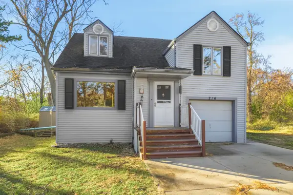 216 Edgebrook Road, Wood Dale, IL 60191