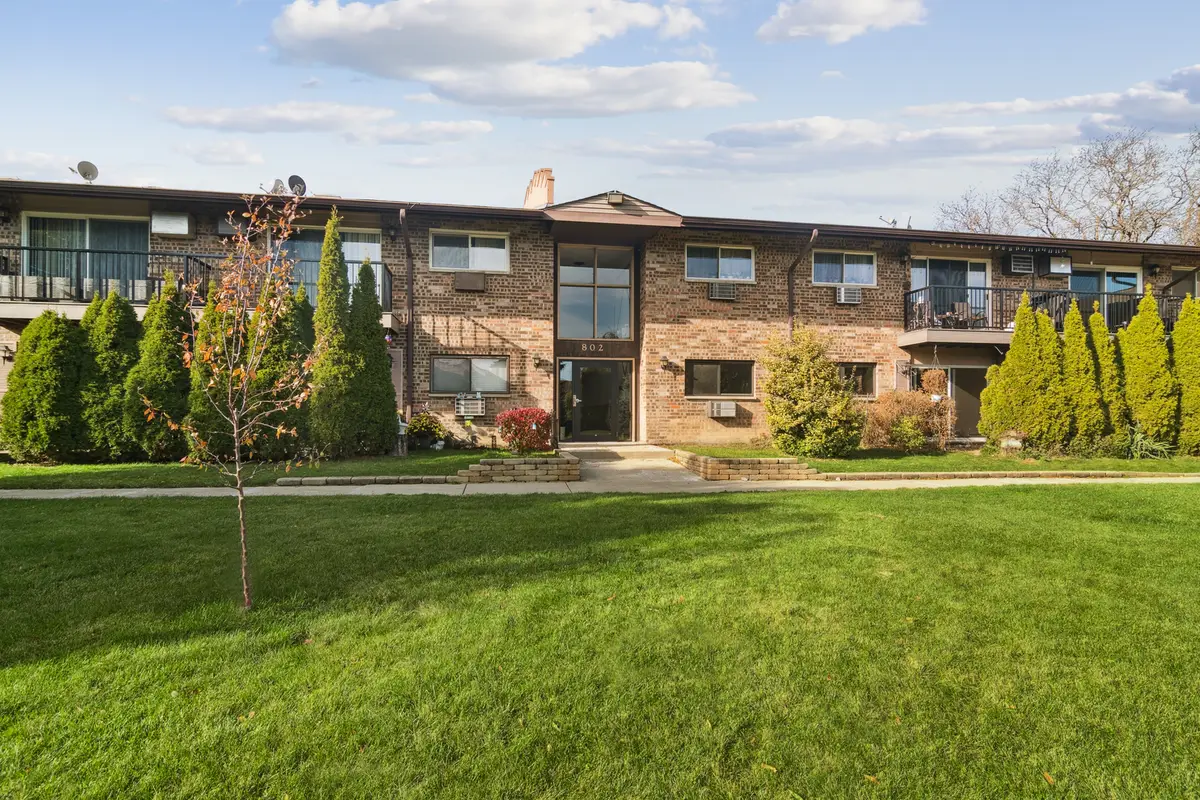 802 E Old Willow Road #113, Prospect Heights, IL 60070 - Image #1