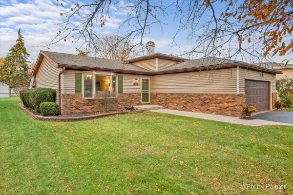 890 Greenfield Avenue, South Elgin, IL 60177