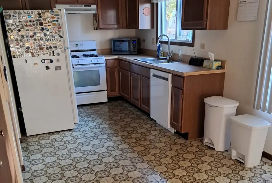 654 Tacoma Drive, Carol Stream, IL 60188 - Image #3