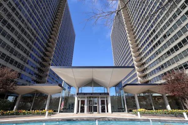 3550 N Lake Shore Drive #2615, Chicago, IL 60657