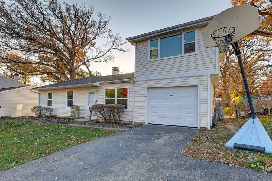 8 Timber Trail, Streamwood, IL 60107 - Image #3