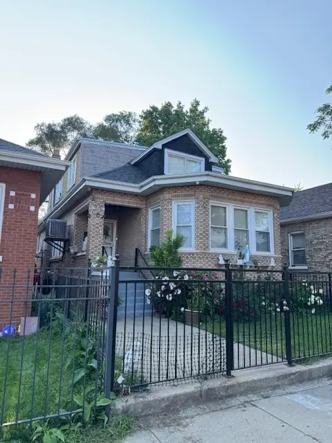 6922 S Campbell Avenue, Chicago, IL 60629 - Image #2