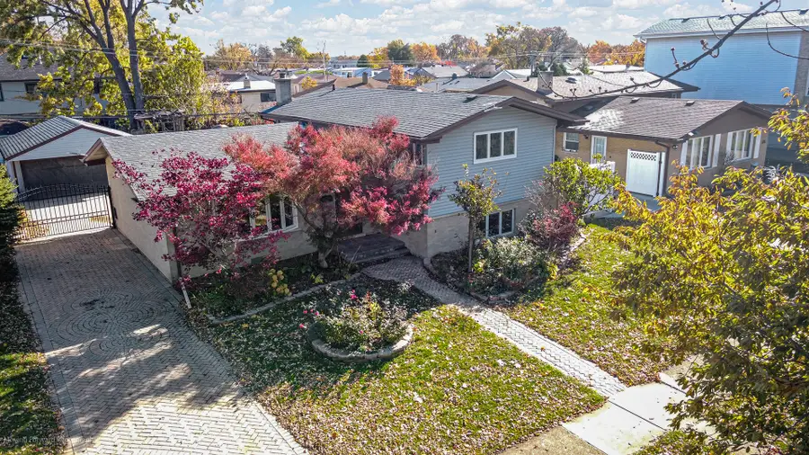 9043 Oriole Avenue, Morton Grove, IL 60053 - Image #2