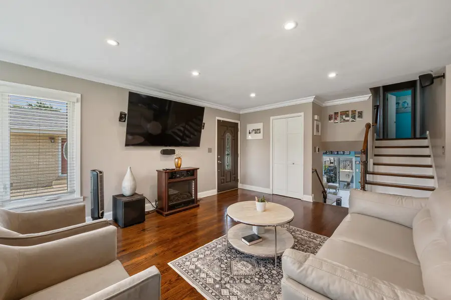 8426 W Betty Terrace, Niles, IL 60714 - Image #3