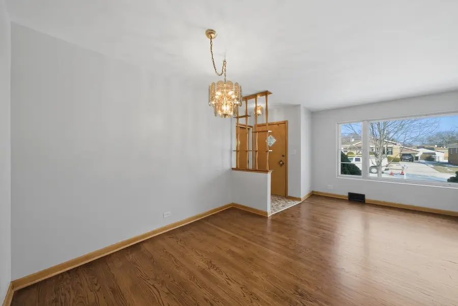 11153 Shakespeare Street, Westchester, IL 60154 - #3