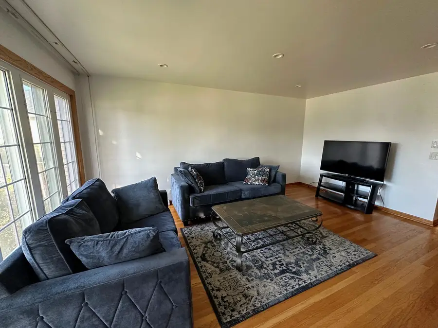 5053 S Luna Avenue, Chicago, IL 60638 - Image #3