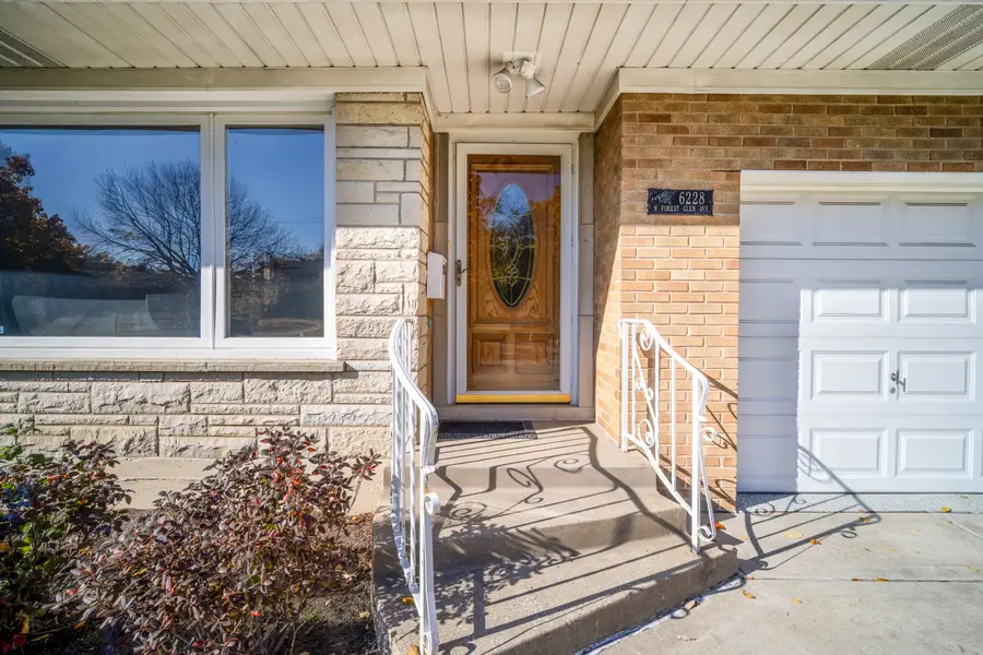 6228 N Forest Glen Avenue, Chicago, IL 60646 - Image #3