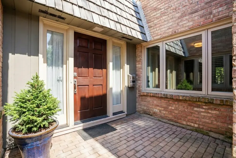 1904 Somerset Lane, Northbrook, IL 60062 - #2