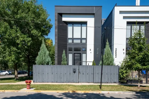 2456 W Ohio Street, Chicago, IL 60612