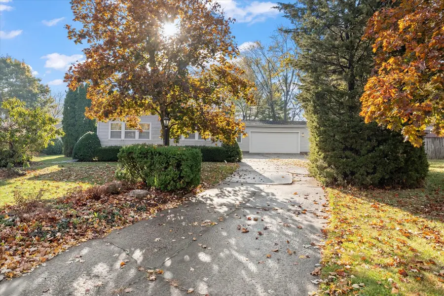 2213 Olen Drive, Mahomet, IL 61853 - Image #2