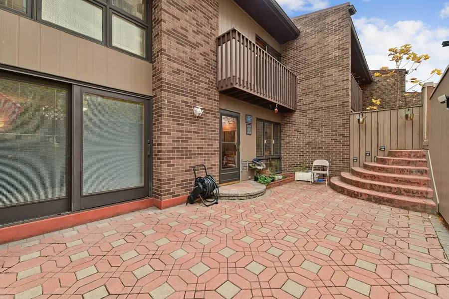 351 S Dominion Drive, Wood Dale, IL 60191 - Image #2