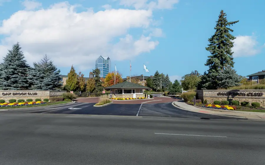 2 Oak Brook Club Drive #B109, Oak Brook, IL 60523 - Image #2