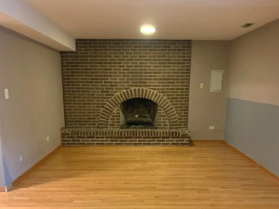 1073 Foxworth Boulevard, Lombard, IL 60148 - Image #3