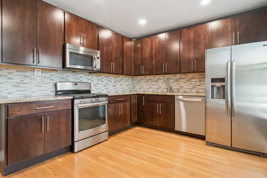 6232 N Broadway Street #2, Chicago, IL 60660 - Image #2
