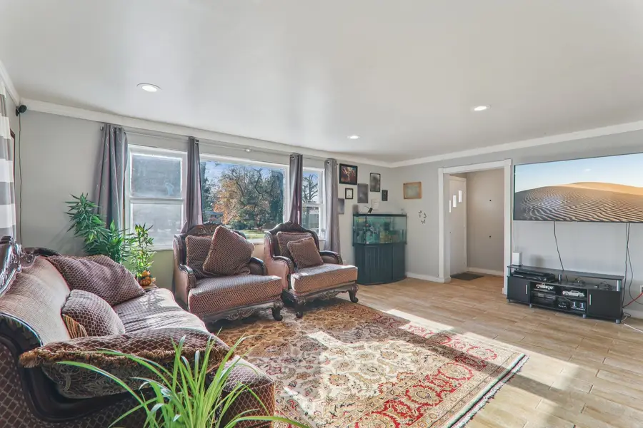 504 W Park Avenue, Round Lake, IL 60073 - Image #3