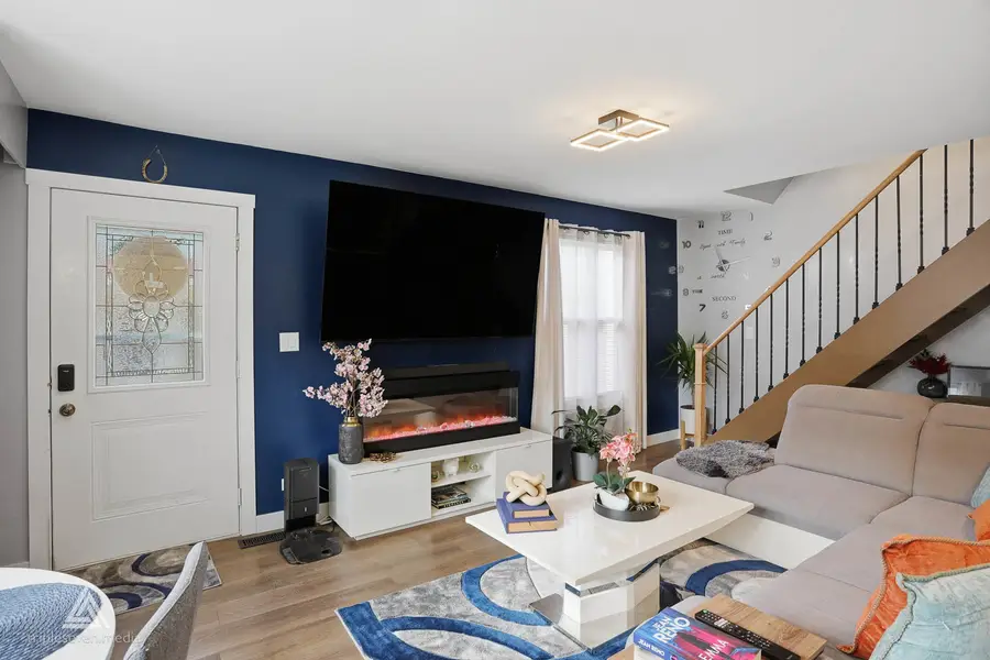 551 Sidney Avenue #B, Glendale Heights, IL 60139 - #2