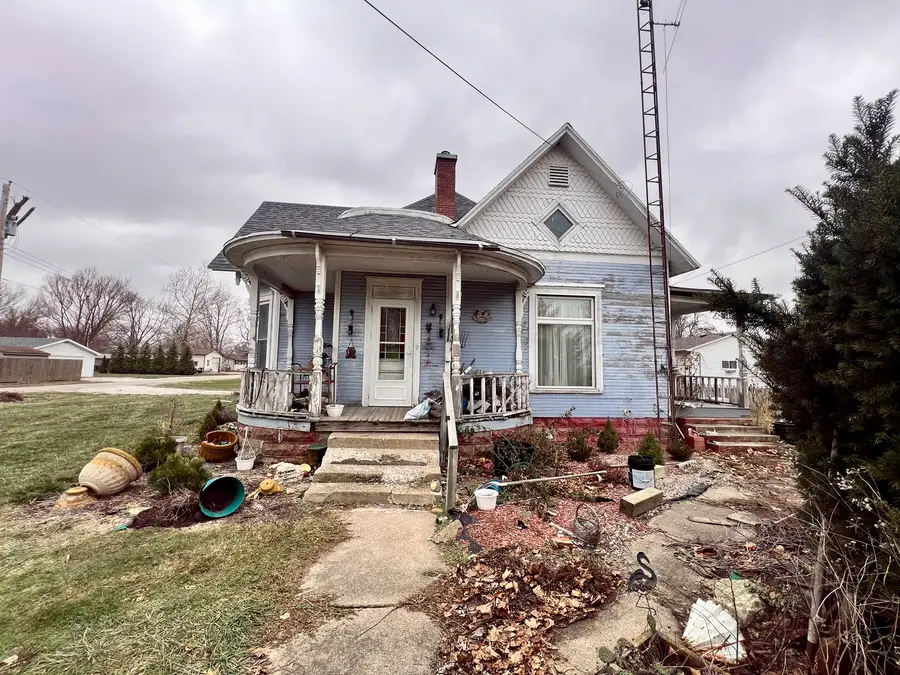 315 W Main Street, Oakland, IL 61943 - Image #2