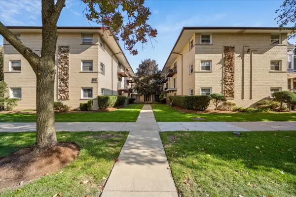 4233 N Keeler Avenue #3A, Chicago, IL 60641