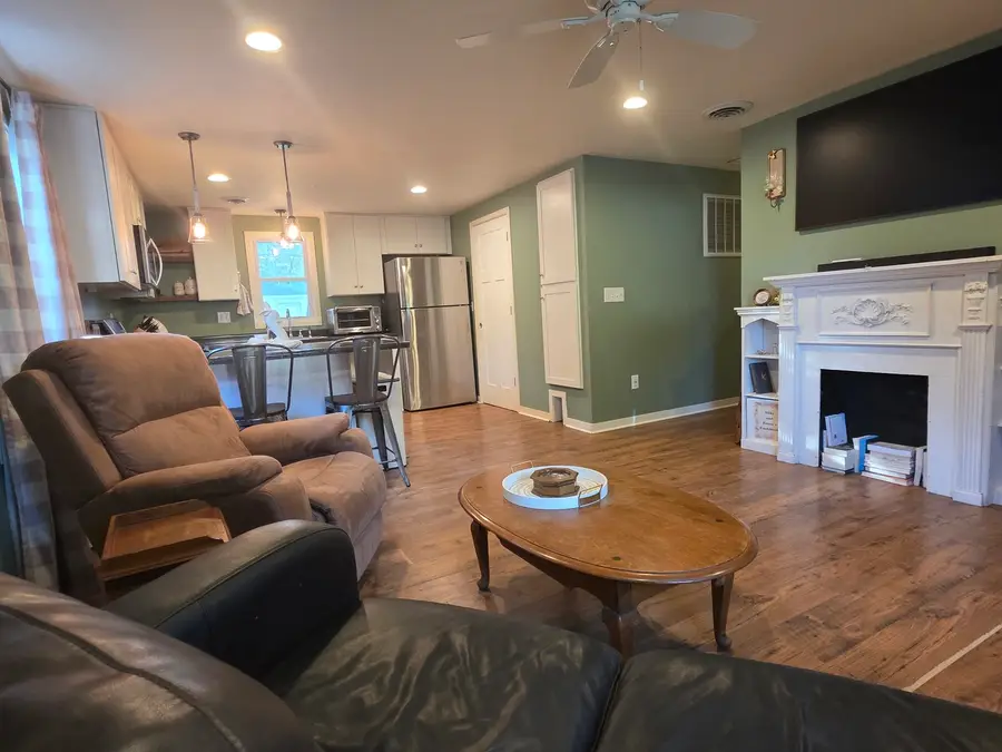 414 N Lindberg Street, Griffith, IN 46319 - Image #2