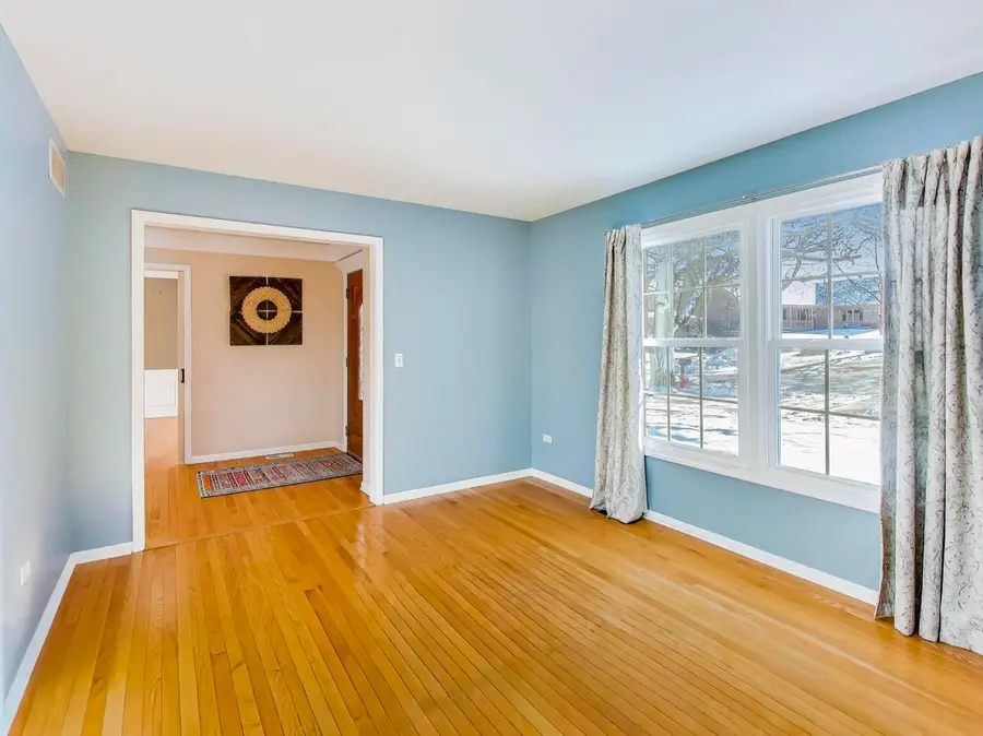 660 Robin Ridge, Elgin, IL 60123 - Image #3