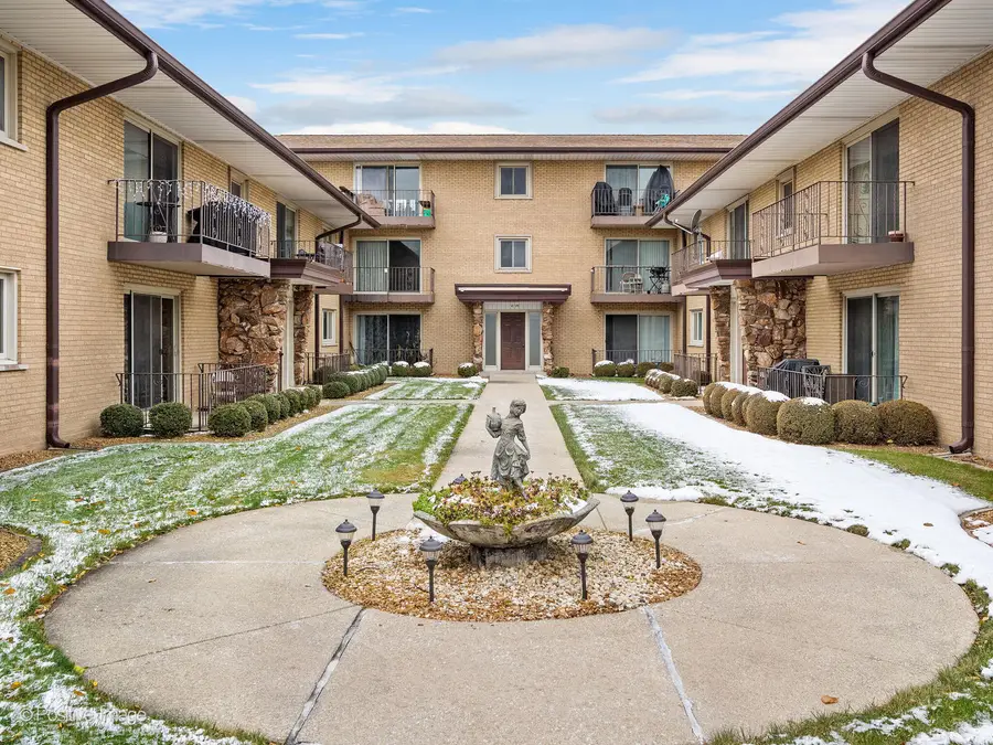 6148 Kensington Avenue #1A, Countryside, IL 60525 - Image #2