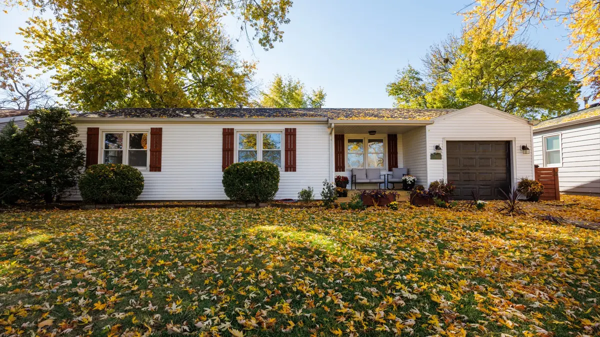 1811 E Lincoln Street, Bloomington, IL 61701 - Image #1