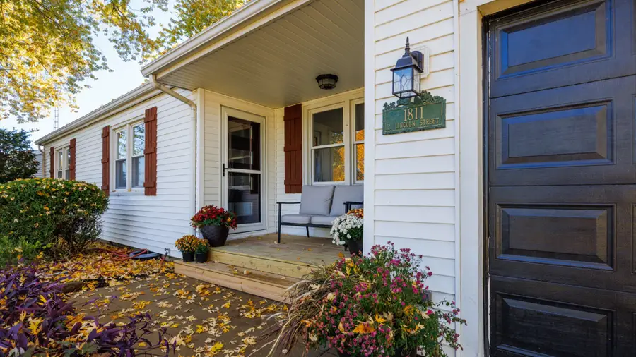 1811 E Lincoln Street, Bloomington, IL 61701 - Image #2