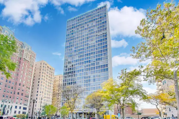 2400 N Lakeview Avenue #310, Chicago, IL 60614