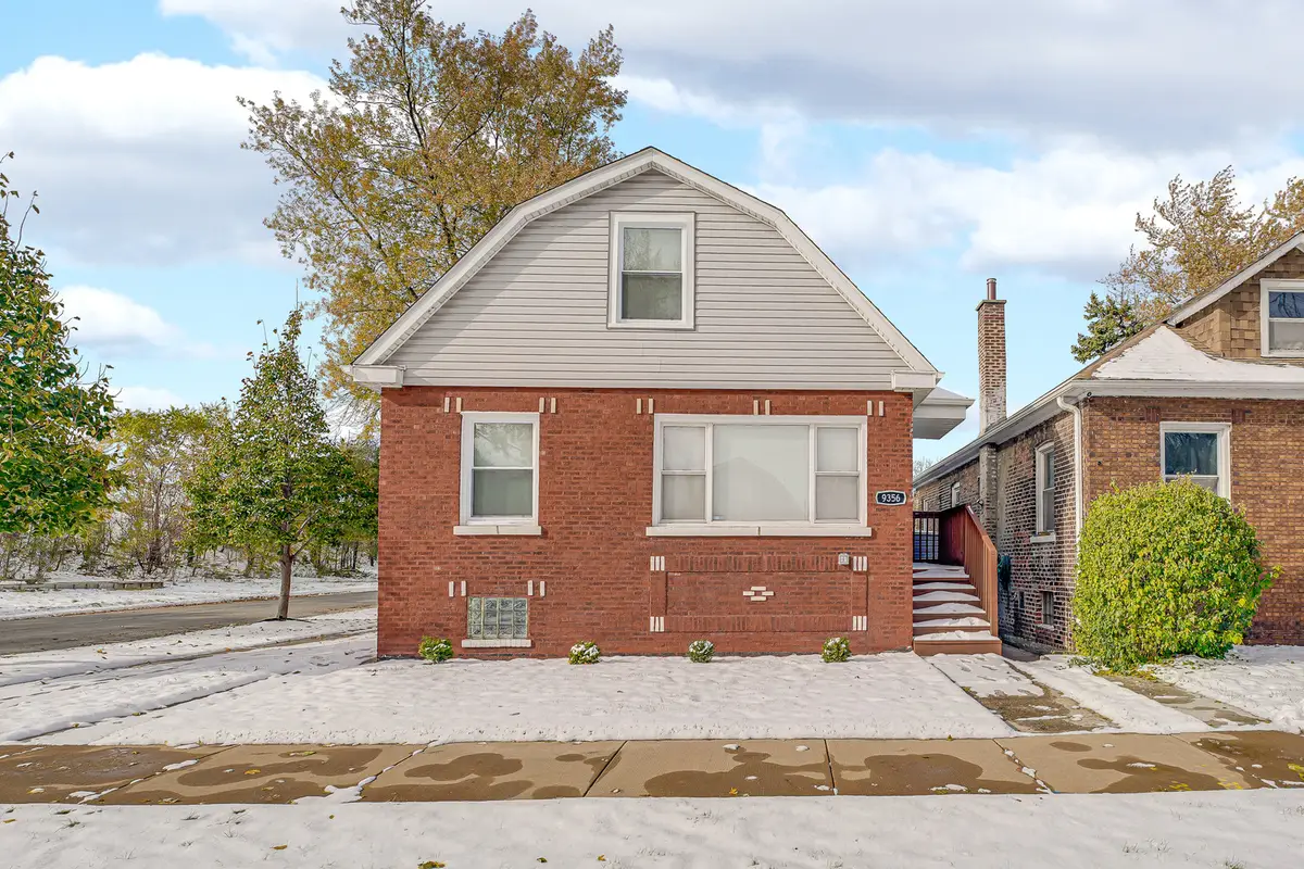 9356 S Manistee Avenue, Chicago, IL 60617 - Image #1