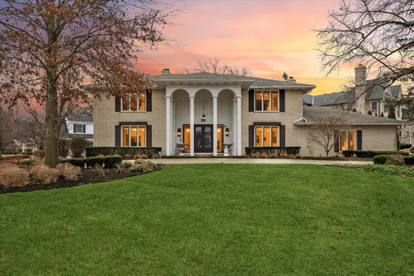 28 Concord Drive, Oak Brook, IL 60523