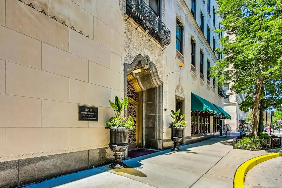 2000 N Lincoln Park West Avenue #1404, Chicago, IL 60614 - Image #2