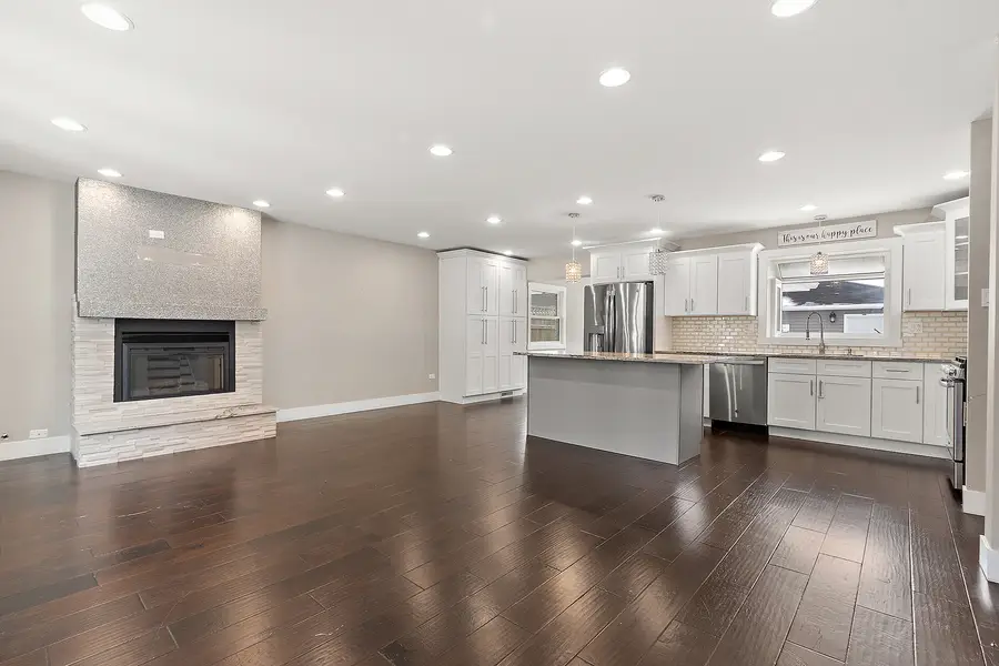 7433 S 88th Avenue, Justice, IL 60458 - Image #3