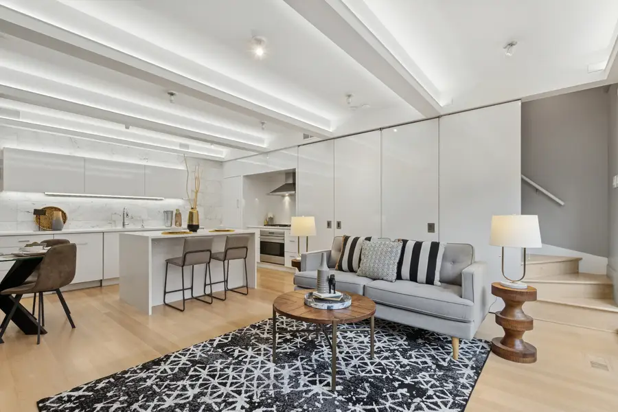 820 W Wolfram Street #F, Chicago, IL 60657 - Image #2