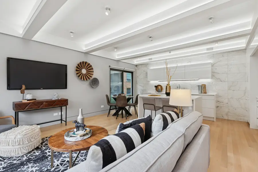 820 W Wolfram Street #F, Chicago, IL 60657 - Image #3